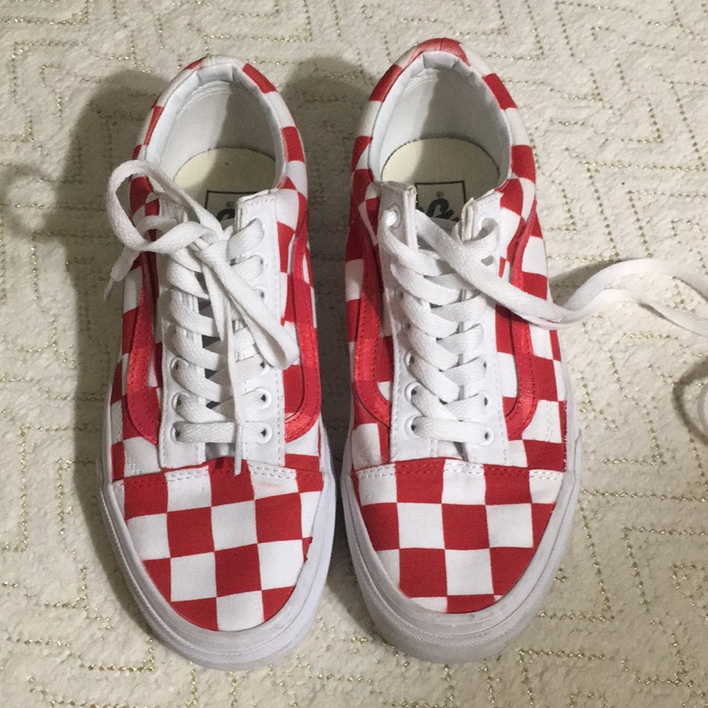 VAN’S Sneakers Red and White Checkered